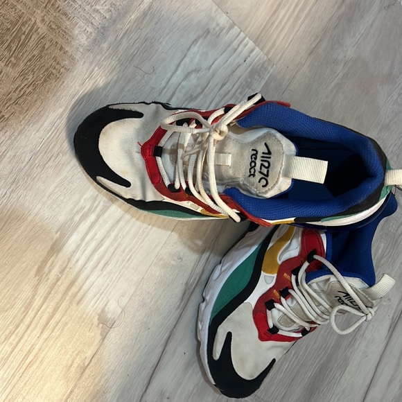 Nike Air Max 270 React GS Size
US/5Y Running Shoes... - Picture 6 of 6